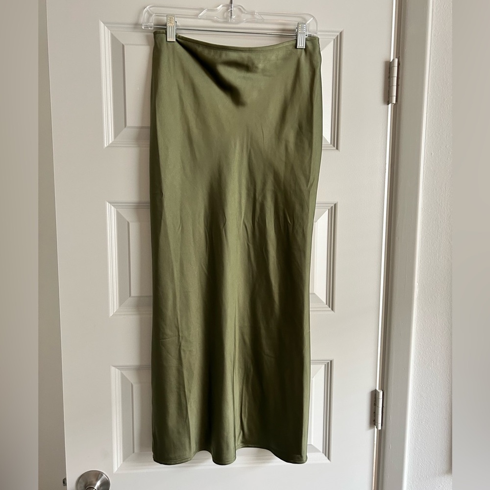 SOLD ON FBMP - NWT - Medium Old Navy Skirt